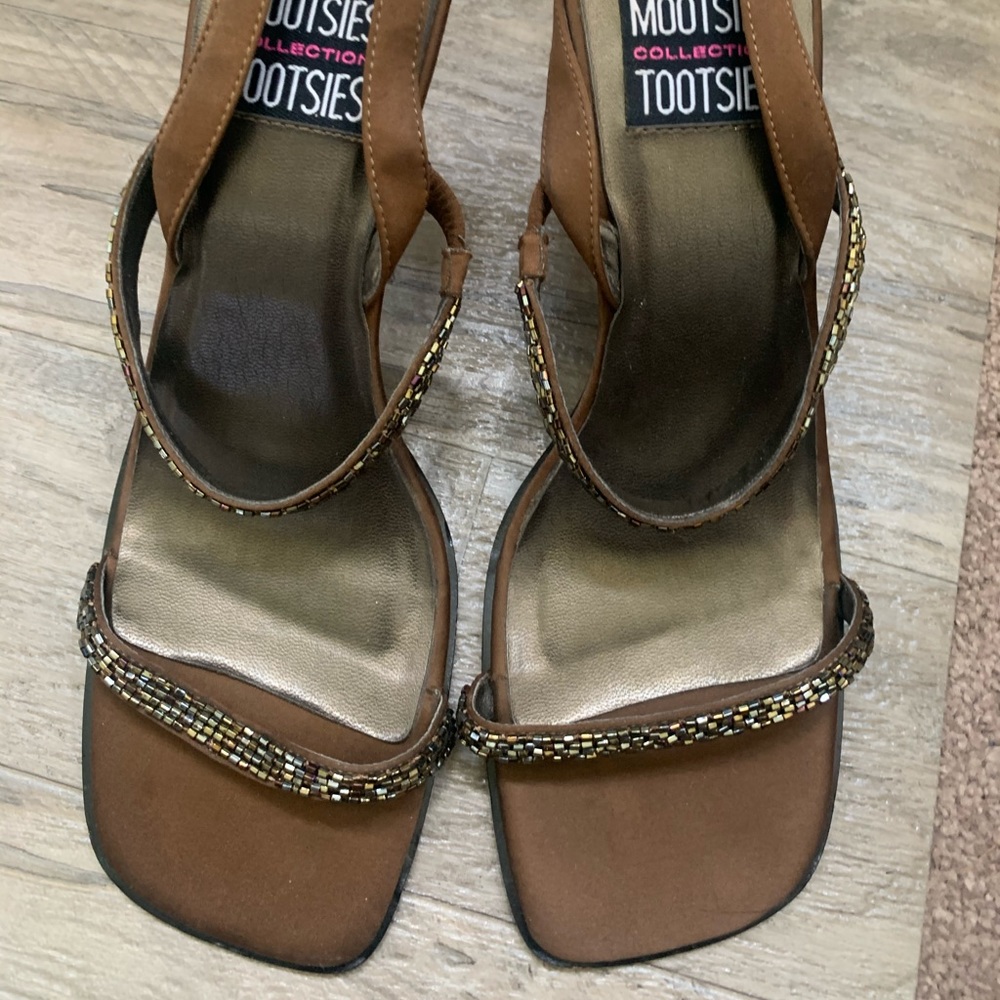 Mootsies tootsies square toe heel